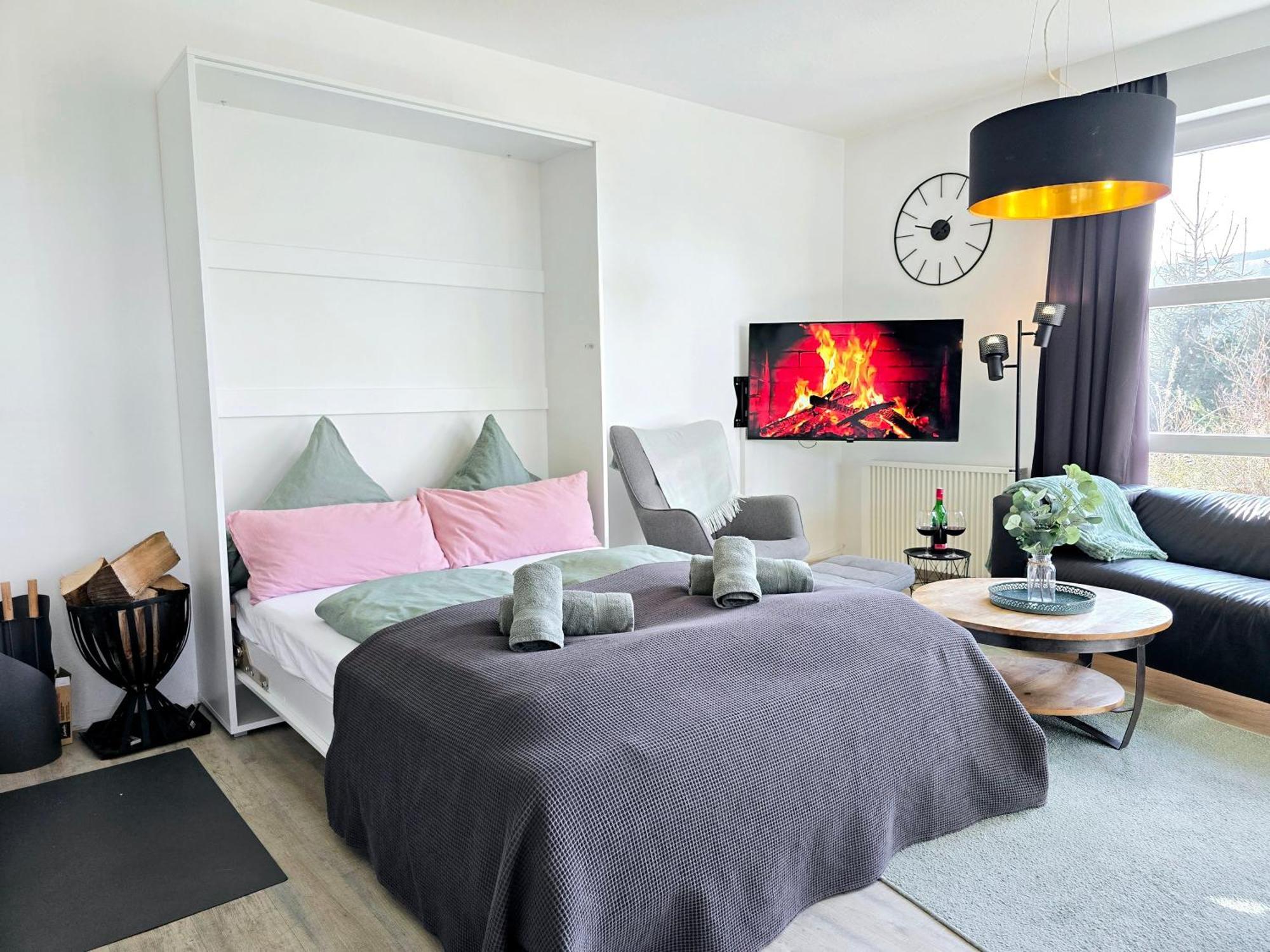 Ferienwohnung Fuchsbau Mit Kamin & Terrasse & Hunde Winterberg Esterno foto