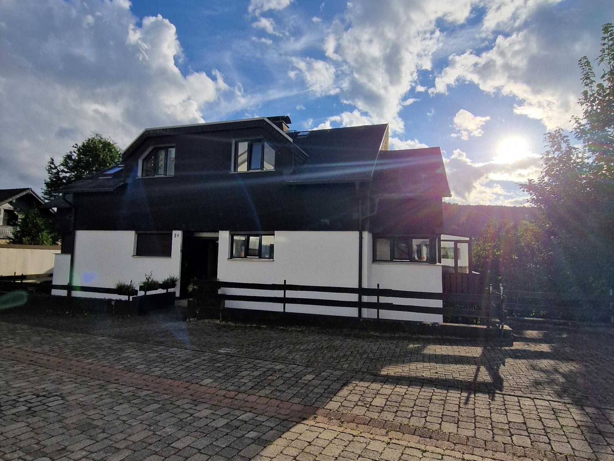 Ferienwohnung Fuchsbau Mit Kamin & Terrasse & Hunde Winterberg Esterno foto